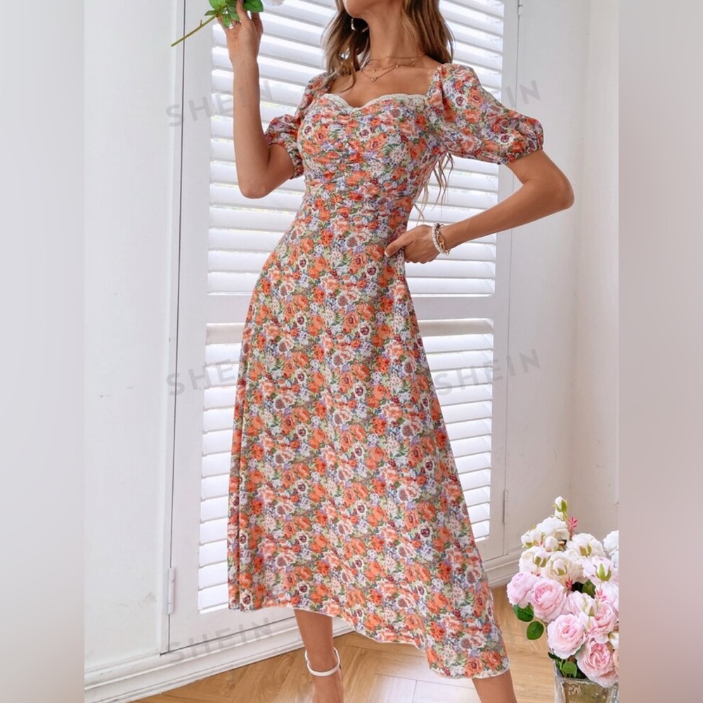 NWOT: floral dress perfect for fall or summer.